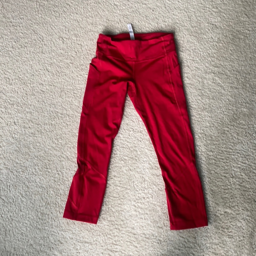 Red lululemon crop pant